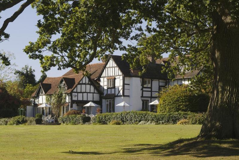 Ghyll Manor Country Hotel Horsham Bagian luar foto