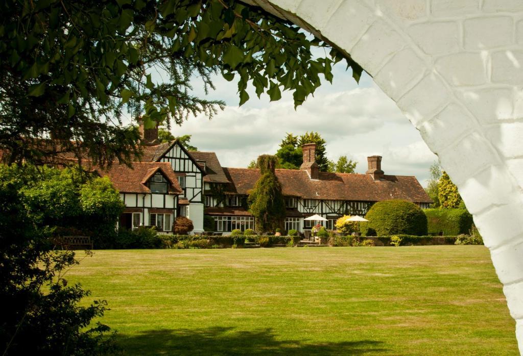 Ghyll Manor Country Hotel Horsham Bagian luar foto
