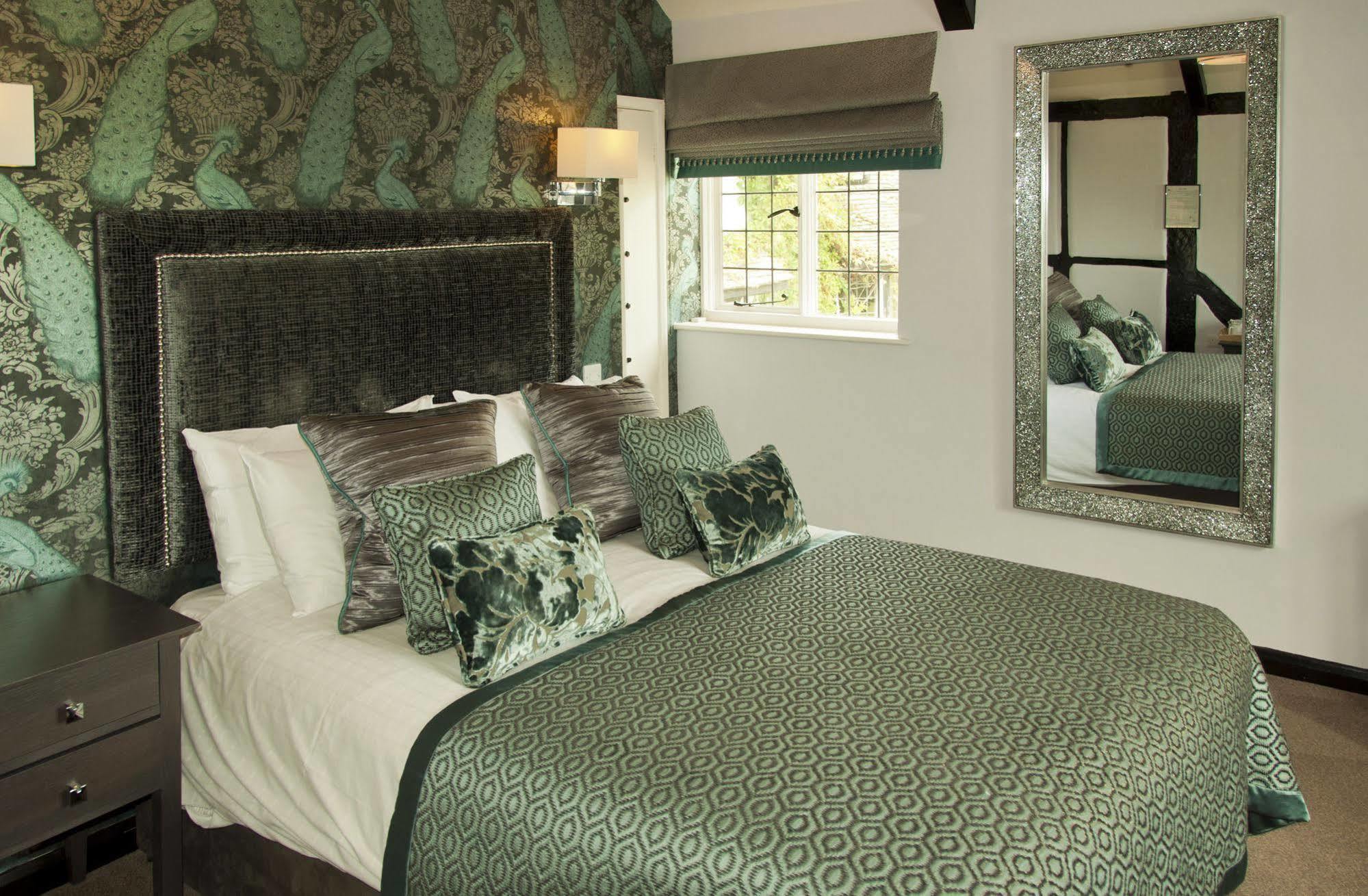 Ghyll Manor Country Hotel Horsham Bagian luar foto