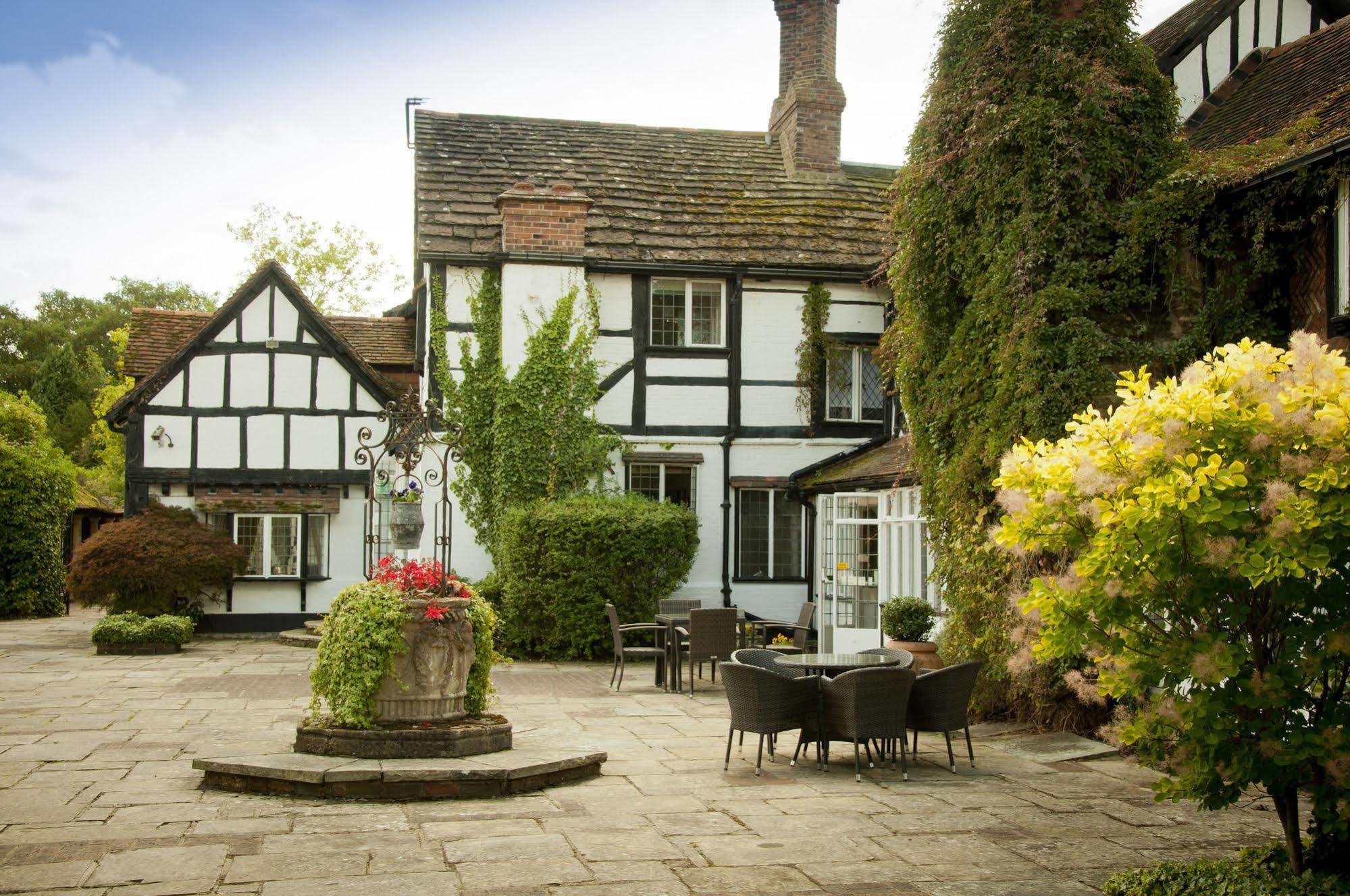 Ghyll Manor Country Hotel Horsham Bagian luar foto