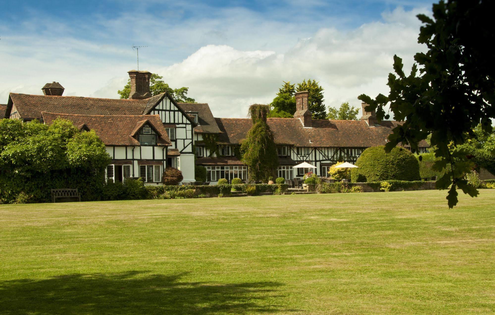 Ghyll Manor Country Hotel Horsham Bagian luar foto