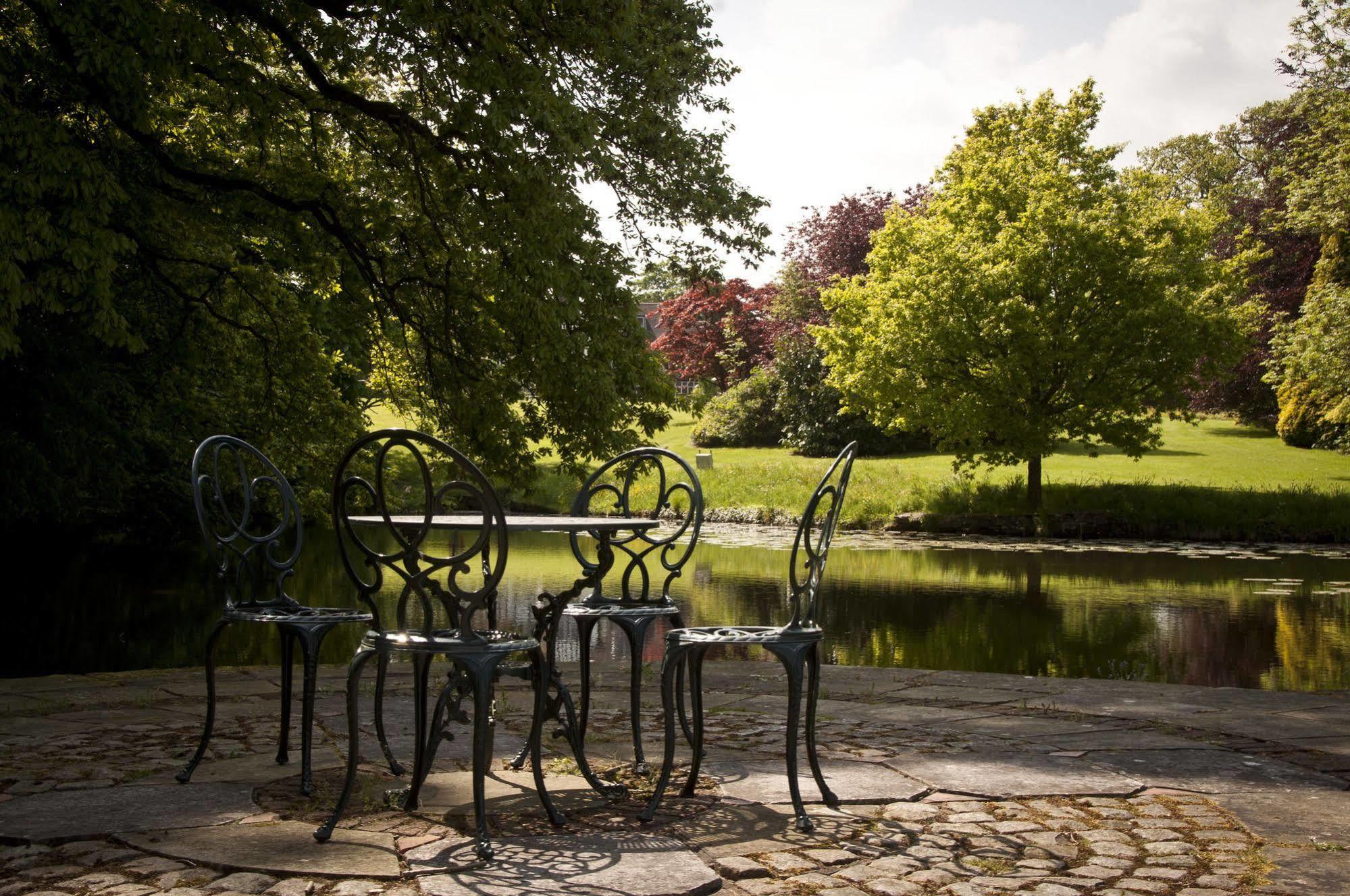 Ghyll Manor Country Hotel Horsham Bagian luar foto