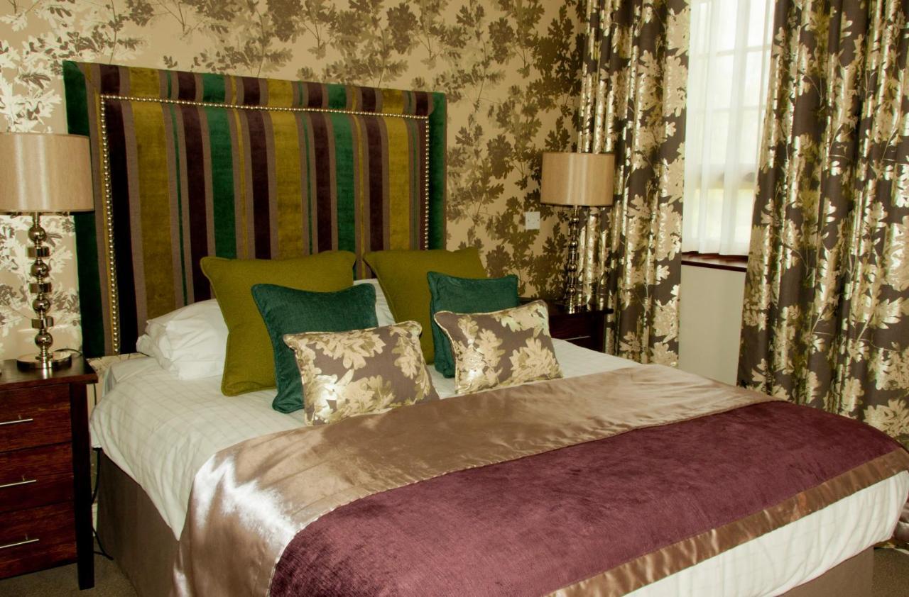 Ghyll Manor Country Hotel Horsham Bagian luar foto