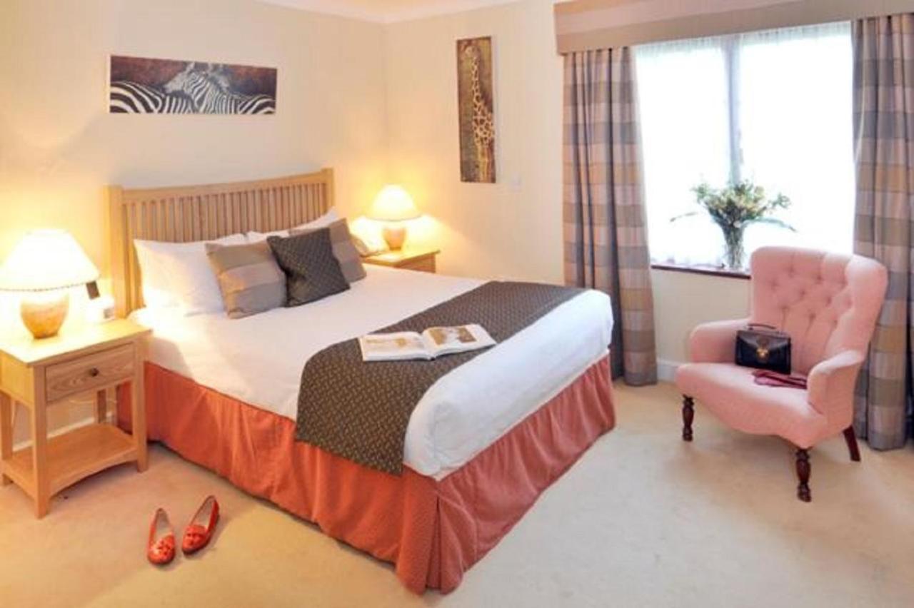 Ghyll Manor Country Hotel Horsham Bagian luar foto