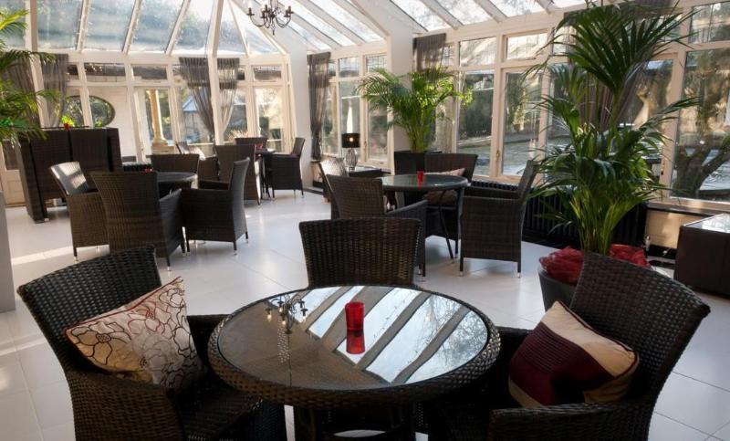 Ghyll Manor Country Hotel Horsham Bagian luar foto